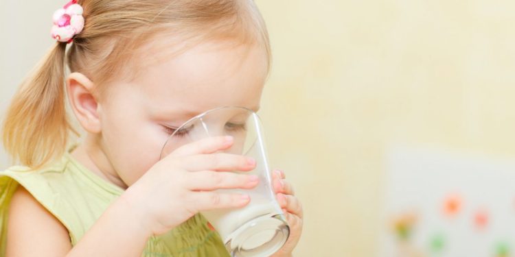 Drinking low fat milk probably won’t help you lose weight