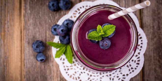 Creamy Berry Breakfast Smoothie