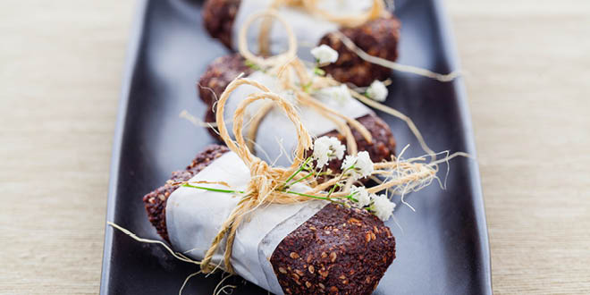 Raw hazelnut bars