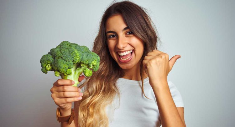 Eating Broccoli May Help Women Survive Breast Cancer